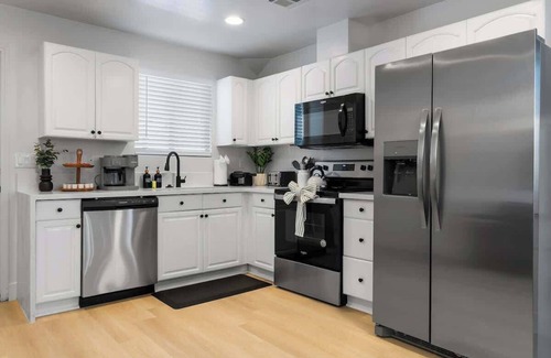 North Las Vegas House | Grill, Chill & Pickleball Thrill in 5BR NLV Home!