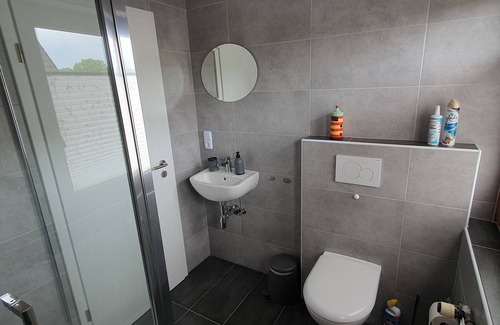 Papenburg Apartment | Große neu Renovierte Ferienwohnung für Max. 5 Personen in Zentrumnähe