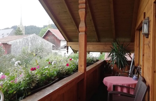 Teisendorf Apartment | Großzügige Ferienwohnung mit Balkon