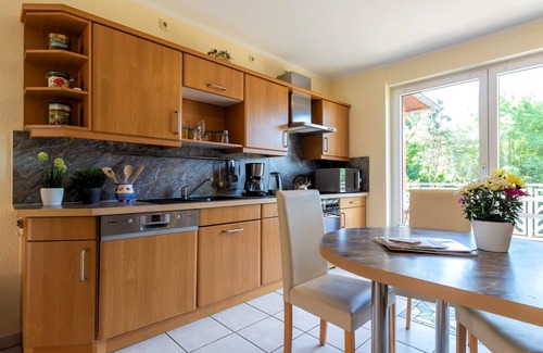 Bergen auf Ruegen Apartment | Großzügiges Zentral Gelegenes Appartement im Herzen Rügens - Appartement in EFH