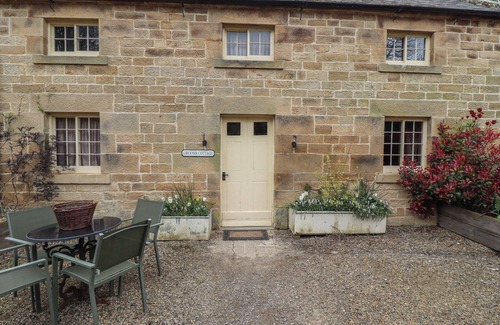 Hallington Cottage | GROOMS COTTAGE, pet friendly, with open fire in Morpeth