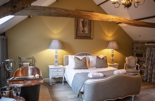 Hallington Villa | Grooms Cottage - Three Bedroom Villa, Sleeps 6