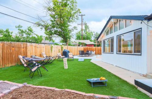 Westminster House | Groovy Getaway With 4 KING Beds And A Hot Tub