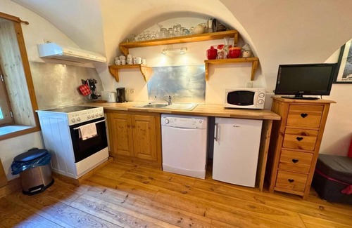 Villarabout Apartment | Ground floor, view mountain, tv, ski locker, 50m², Saint Martin de Belleville