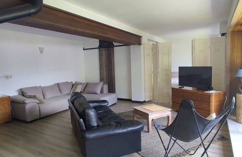 Champagny-en-Vanoise Apartment | Ground floor apartment 55 m2 + garden in chalet, near resort center, quiet location