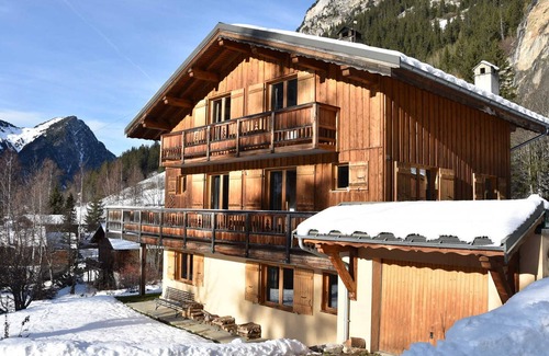 Pralognan-la-Vanoise Apartment | Ground Floor Chalet Apartment Near Forest, Luge Track, and Cable Car