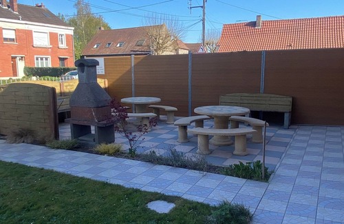 Saint-Amand-les-Eaux Apartment | Ground-floor studio 2.5 kilometers from town center