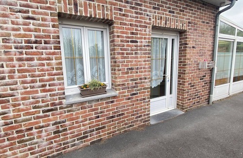 Saint-Amand-les-Eaux Apartment | Ground-floor studio 2.5kms from town center, shops and casino.