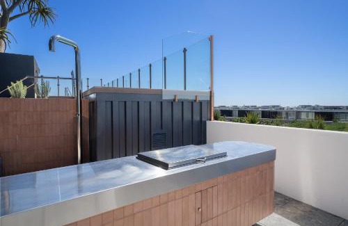 North Fremantle Apartment | Ground Floor Apartment with Private Courtyard