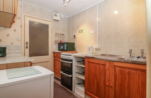 Tremadog Cottage | GROUND FLOOR APARTMENT, family friendly in Tremadog