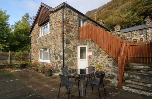 Tremadog Cottage | GROUND FLOOR APARTMENT, family friendly in Tremadog