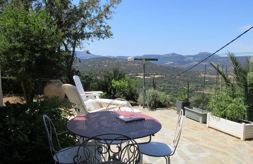 Belgodere Apartment | Ground floor apartment overlooking the garden