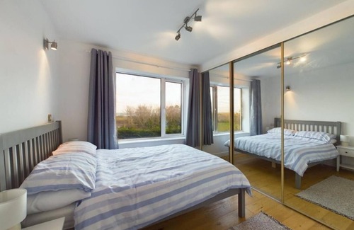 Abersoch Apartment | Ground floor apartment with sea views and walking distance to town and beach