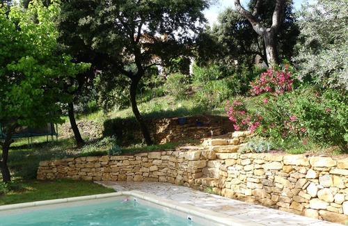 Piolenc Apartment | Ground floor apartment 50m2 with terrace in intimate shady park, swimming pool 12x4 m