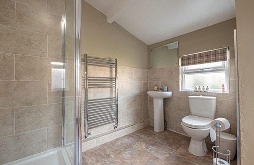 Hornsea Apartment | Ground Floor Apartment with Garden