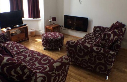 Totnes Apartment | Ground floor apartment in the centre of the historic market town of Totnes