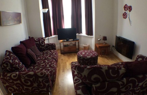 Totnes Apartment | Ground floor apartment in the centre of the historic market town of Totnes
