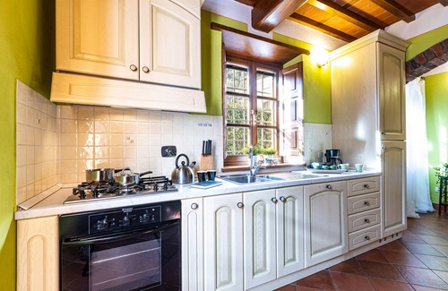 Pescaglia Apartment | Ground floor apartment with covered patio