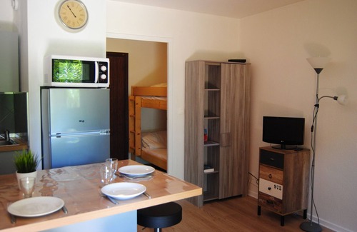 Caucade Apartment | Ground floor apartment, swimming pool 500m from the sea