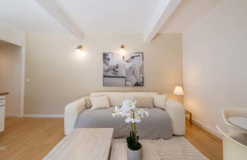 California - Pezou Apartment | Ground-Floor Apartment with Private Garden Cannes