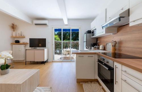 California - Pezou Apartment | Ground-Floor Apartment with Private Garden Cannes