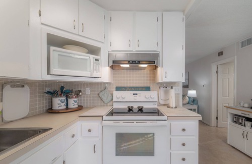 St. Pete Beach Condo | Ground Floor Beach Condo @ Friendly Native St Pete Beach