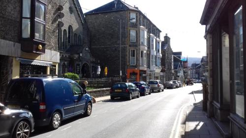Barmouth Apartment | Ground Floor Barmouth Centre Apartment With Garden