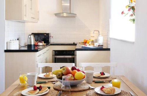 Saint Gennys Apartment | Ground Floor Beamed Cottage in quiet courtyard,rural hamlet near Coast.Free WiFi