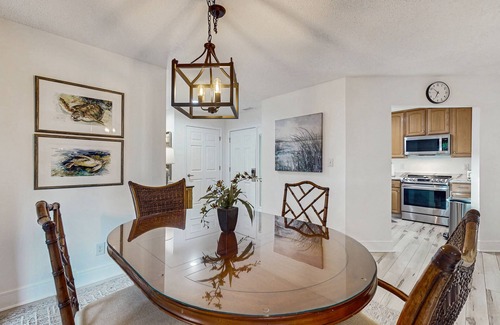 Fernandina Beach Condo | Ground floor condo with private patio, full kitchen, beach access and pool