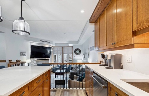 The Blue Mountains Condo | Ground-Floor Ski In/Out on Happy Valley Ski Run - Unit 122