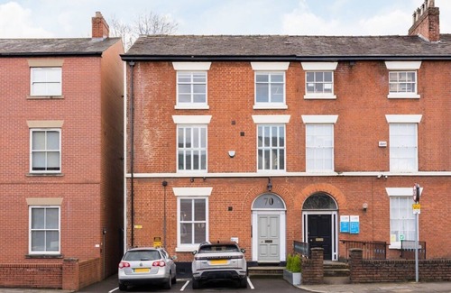 Warrington Apartment | Ground floor compact studio with mini kitchen