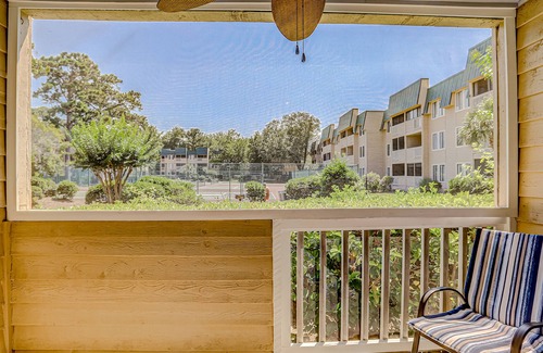 Palmetto Dunes Condo | Ground-floor condo with AC, patio, pools, tennis, & beach access