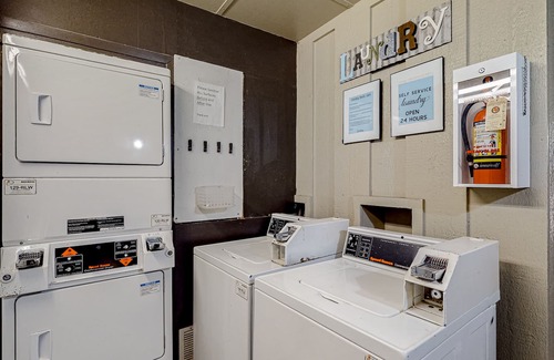 Westfield Condo | Ground-floor condo - walk to Lake Austin - dog-friendly, WiFi, and central AC