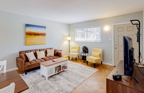 Westfield Condo | Ground-floor condo - walk to Lake Austin - dog-friendly, WiFi, and central AC