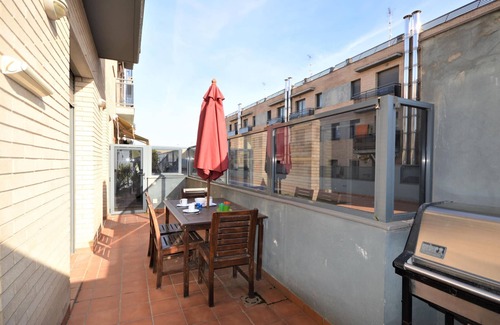 Sant Pere Pescador Apartment | Ground Floor Apartment with Garden, Pool, A/C, BBQ, Near Beach