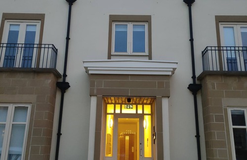 Harrogate Apartment | Ground floor flat in town centre with parking and outdoor space