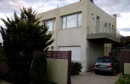 Saronikos House | Ground floor independent apartment, 120 sqm, in a quiet neighborhood.