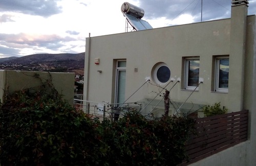 Saronikos House | Ground floor independent apartment, 120 sqm, in a quiet neighborhood.