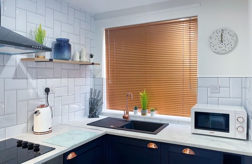 Wolverhampton Apartment | Ground Floor Luxury Corner Apartment