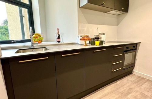 Westbourne Apartment | Ground Floor - Near the Beach - 3 Bedroom - New -