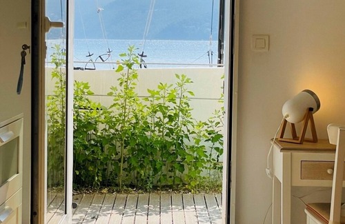 Les Sablettes Apartment | Ground floor of villa placed on the sand 10 m from the sea, on the Côte d'Azur