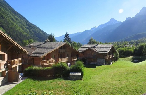 Les Houches Apartment | Ground floor, view mountain, terrace, tv, ski locker, 55m², Les Houches