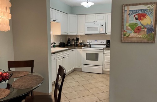 Demere Park Condo | GROUND FLOOR-WALK TO VILLAGE, SHOPS, RESTAURANTS. CLOSE TO BEACH, DOG FRIENDLY