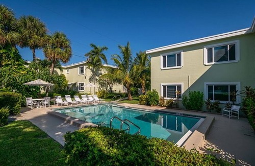 Ilexhurst Condo | Ground-level AMI Condo Near the Beach! Large heated pool!