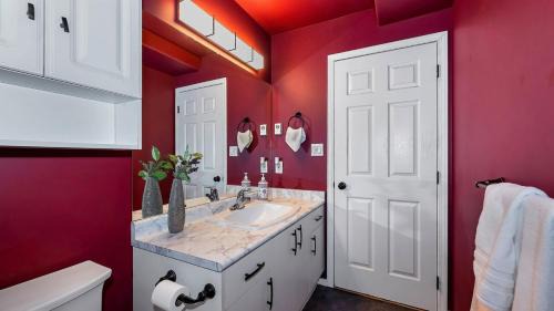Saanich West Apartment | Ground level suite close to amenities, shopping