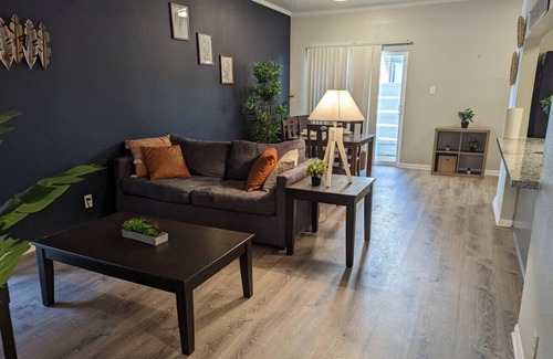 Nassau Bay Apartment | Ground Level w/Patio & King Bed Unit by NASA