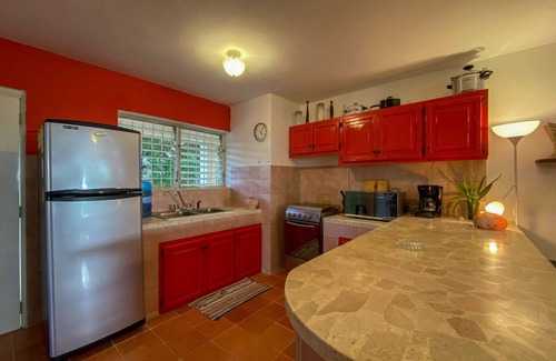 La Esplanada Apartment | Groundfloor 1BD guest-friendly condo with pool/parking/TV/Internet