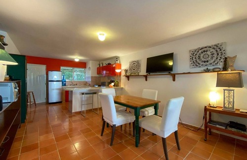 La Esplanada Apartment | Groundfloor 1BD guest-friendly condo with pool/parking/TV/Internet