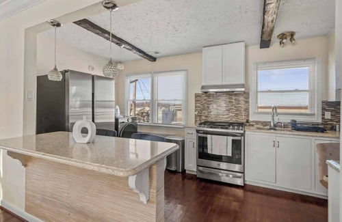 North Bergen House | Group Chic | 25 Mins ->NYC | Free Parking | W/D