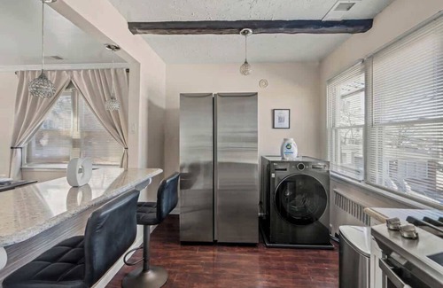 North Bergen House | Group Chic | 25 Mins ->NYC | Free Parking | W/D